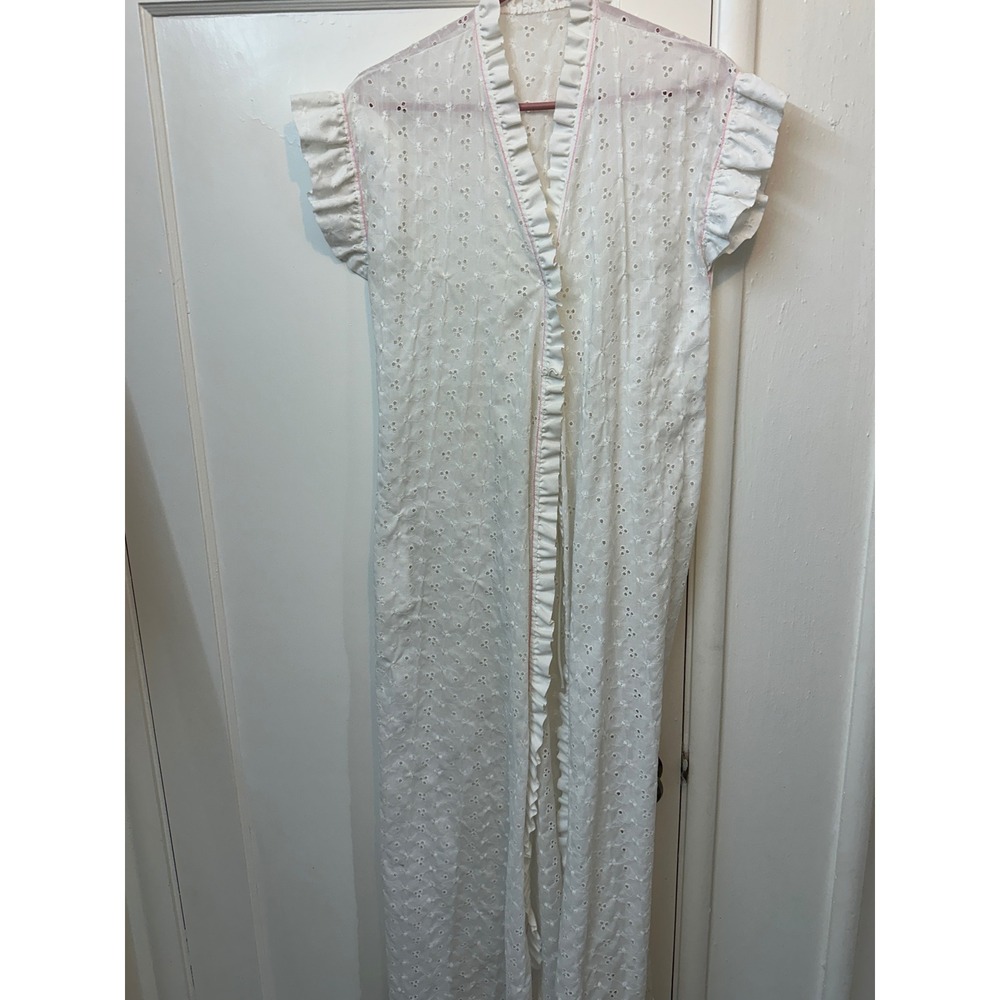 Vintage White Eyelet Floral Maxi Robe Ruffle Trim Pink Stitch Duster Loungewear